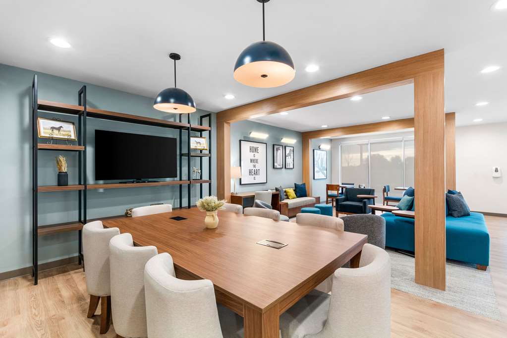 Everhome Suites Lexington Horse Park - photo 9