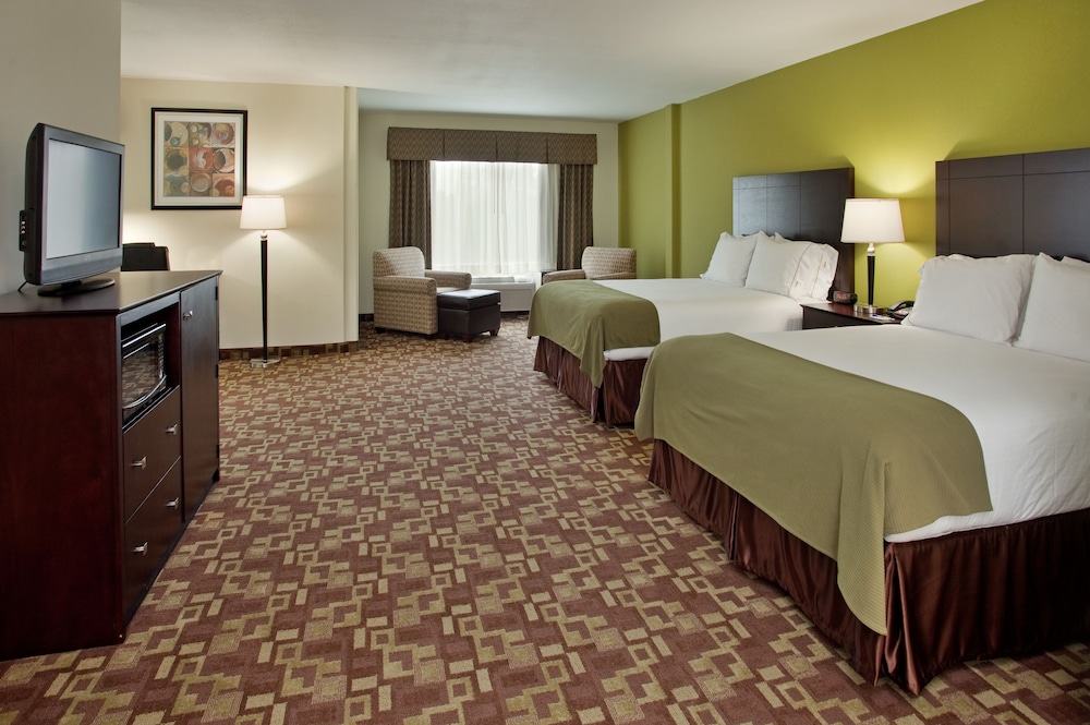 Holiday Inn Express Hotel & Stes Kansas City Sports Complex by IHG - photo 15