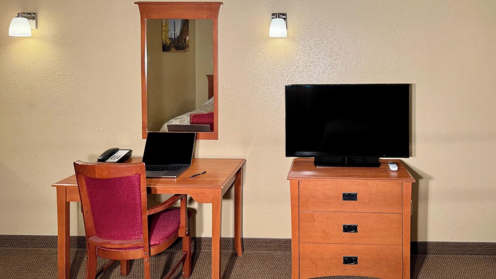 Young's Motel - photo 29