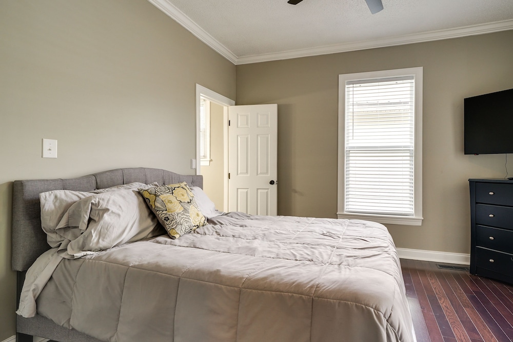 Downtown Wilmington Home: Walk to Cape Fear River - photo 2