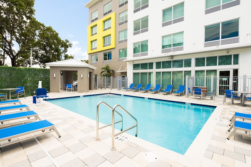 Holiday Inn Express Doral Miami by IHG - photo 18