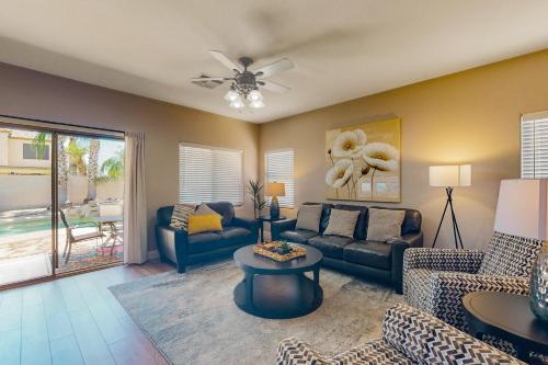 Riviera Retreat - last minute hotel in Chandler
