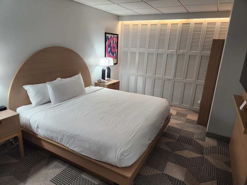 Miami International Airport Hotel - photo 7
