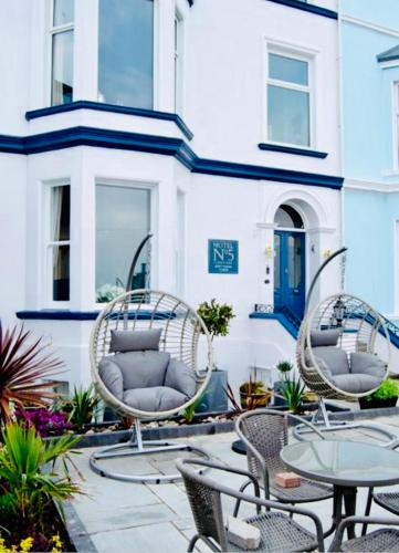 Hotel No5 Beachfront with Free Private Car Park in Llandudno, United Kingdom