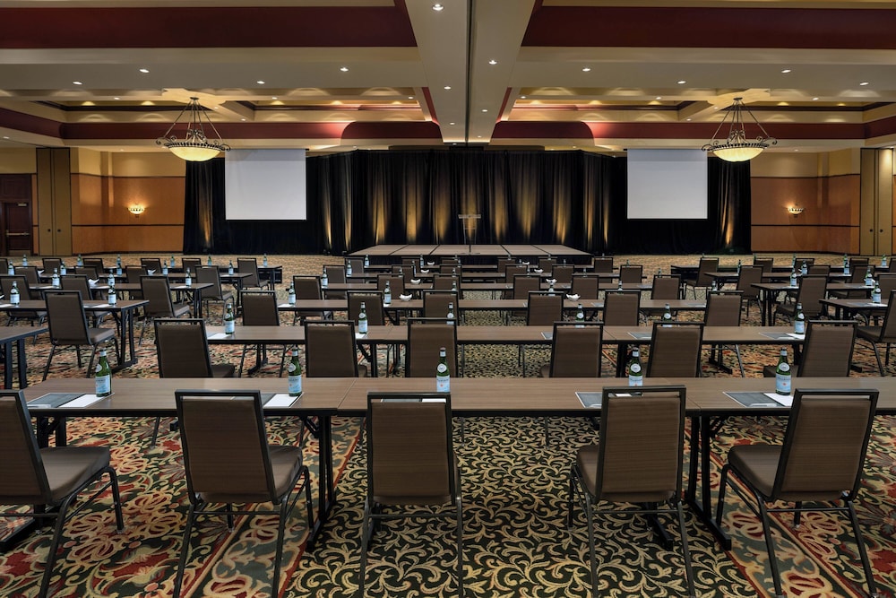 Renaissance Tulsa Hotel & Convention Center - photo 29