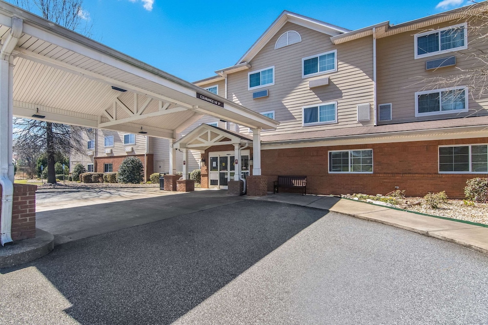MainStay Suites Columbus near Fort Benning - photo 28