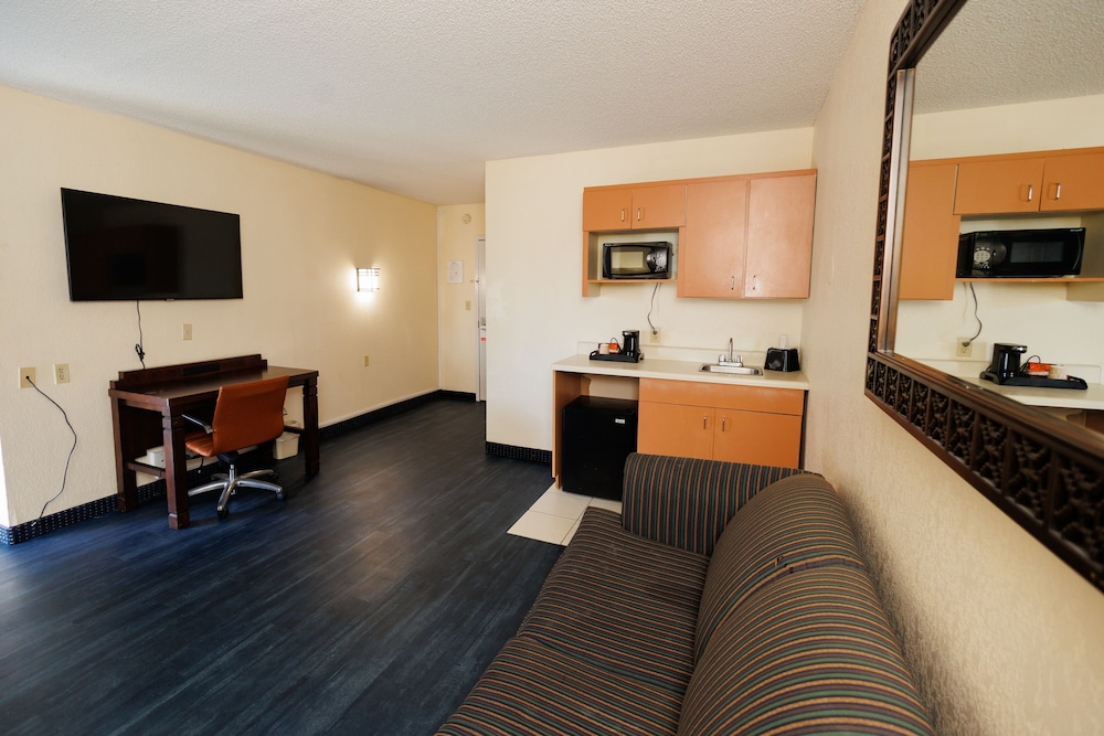 Garnet Inn & Suites Orlando - photo 77