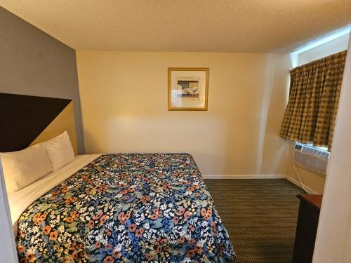 Merrimac Inn & Suites - photo 14