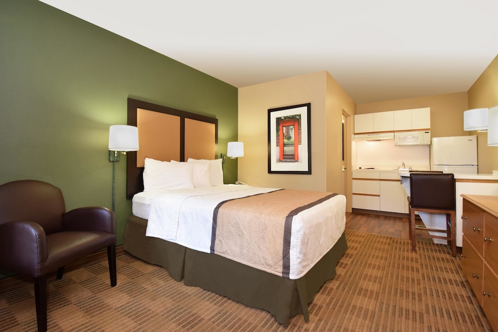 Extended Stay America Suites Kansas City Shawnee Mission — hotel in Mission