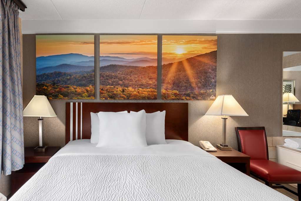 Days Inn by Wyndham Columbia Kentucky - photo 12