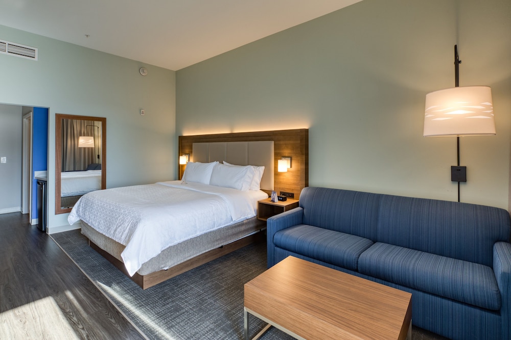 Holiday Inn Express & Suites Charlotte South End by IHG - photo 52