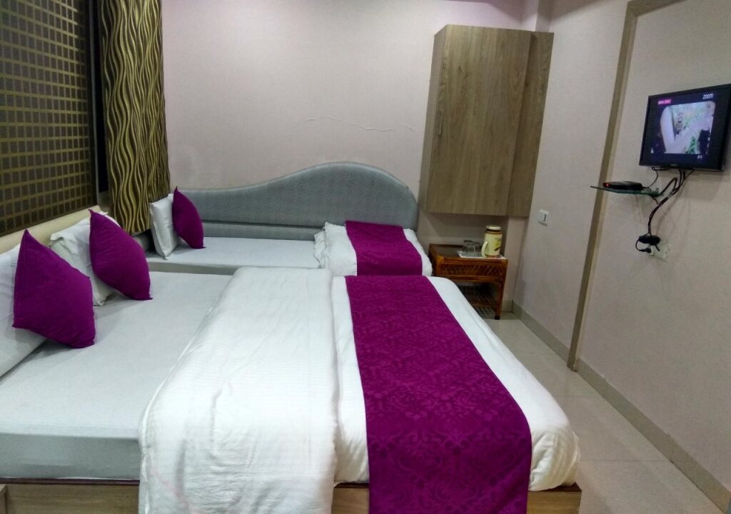 Hotel Aamantran Avenue — Ujjain