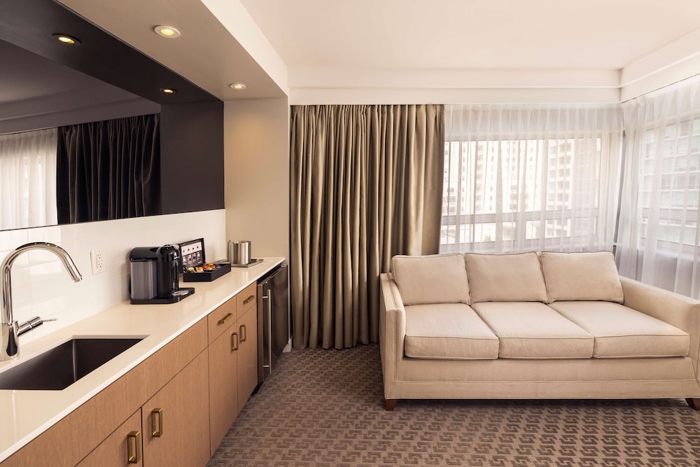 The Statler Dallas Curio Collection By Hilton - photo 25