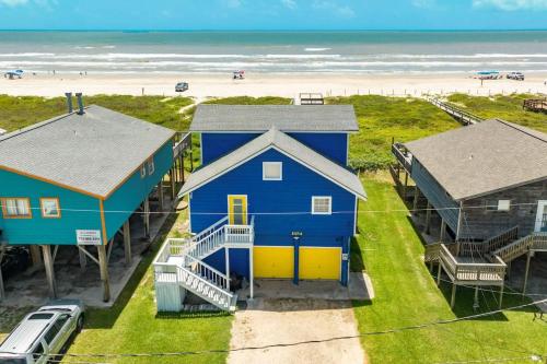 Bellamy's Retreat Wake Walk Surf the Waves — 4-Star Luxury Hotel in Surfside Beach, United States