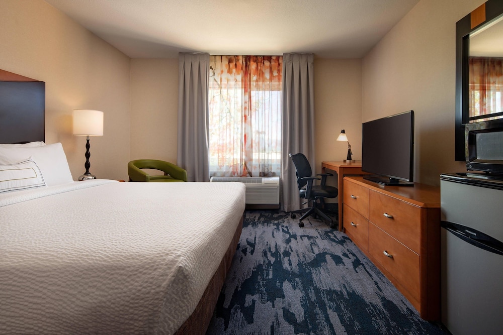 Fairfield Inn & Suites by Marriott Redding - photo 11