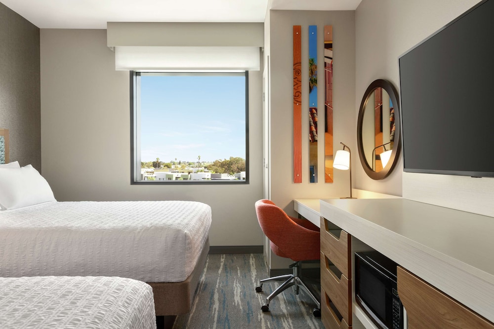Hampton Inn & Suites San Mateo San Francisco Airport - photo 11