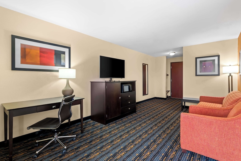 Best Western Kenosha Inn - photo 8