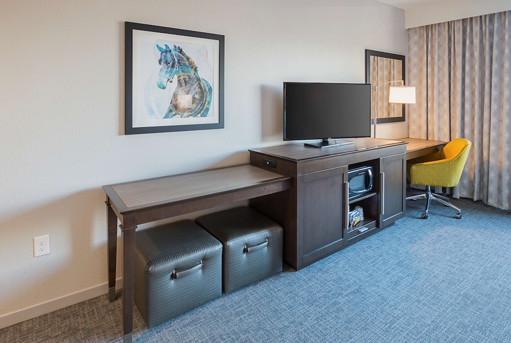 Hampton Inn & Suites Colleyville DFW Airport West - photo 11