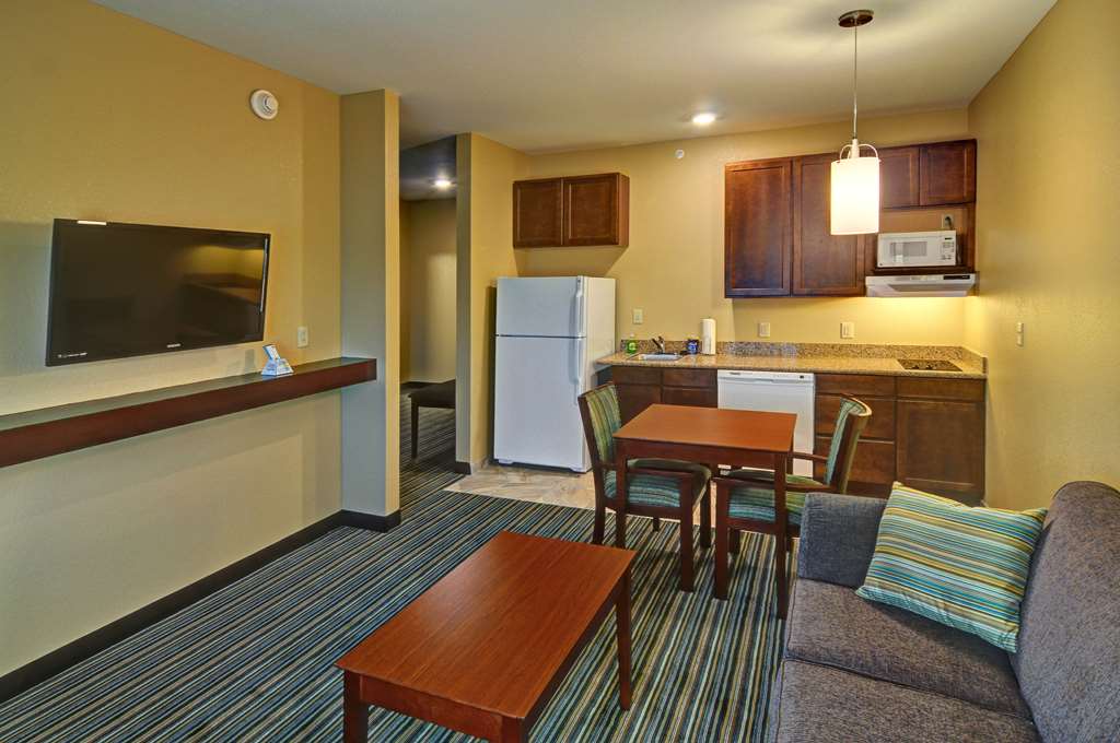 Best Western Plus Patterson Park Inn - photo 22