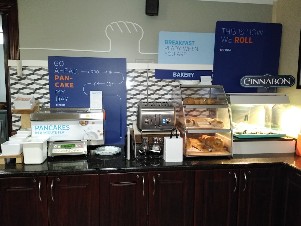 Holiday Inn Express Hotel & Suites Waterford by IHG - photo 75