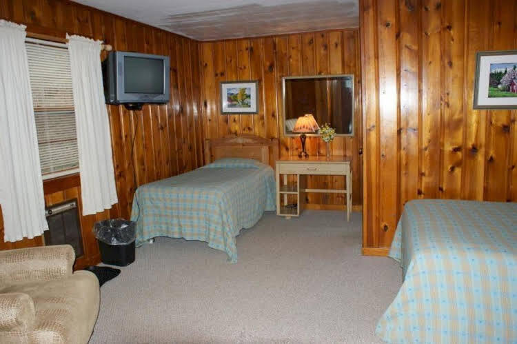 Copper Kettle Motel - photo 2