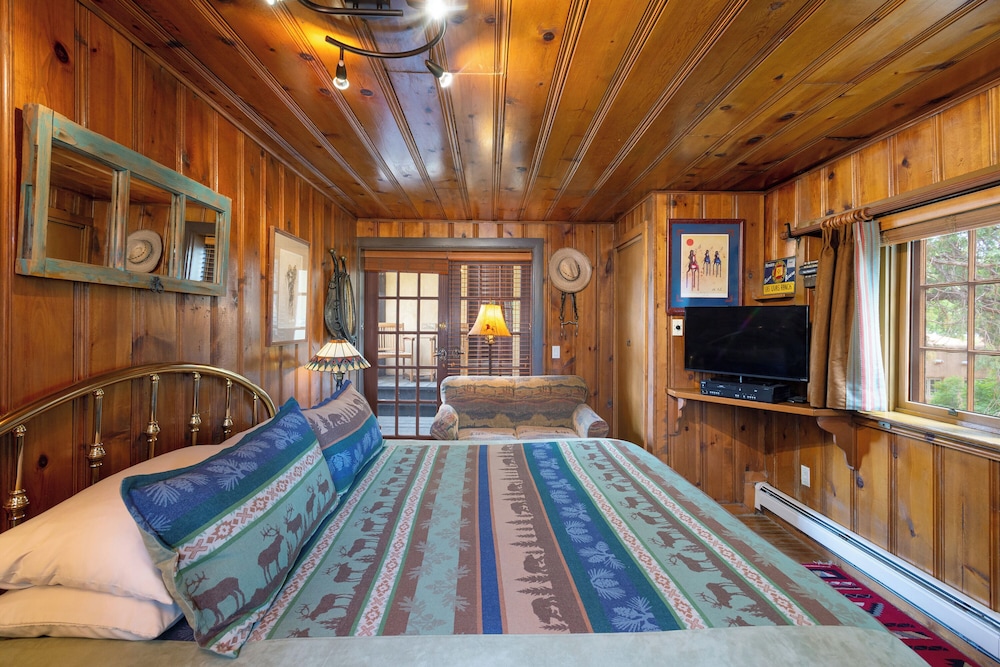 Inn on La Loma Plaza - photo 20