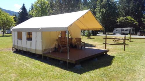 Redwood Meadows RV Resort and Cabins - photo 3