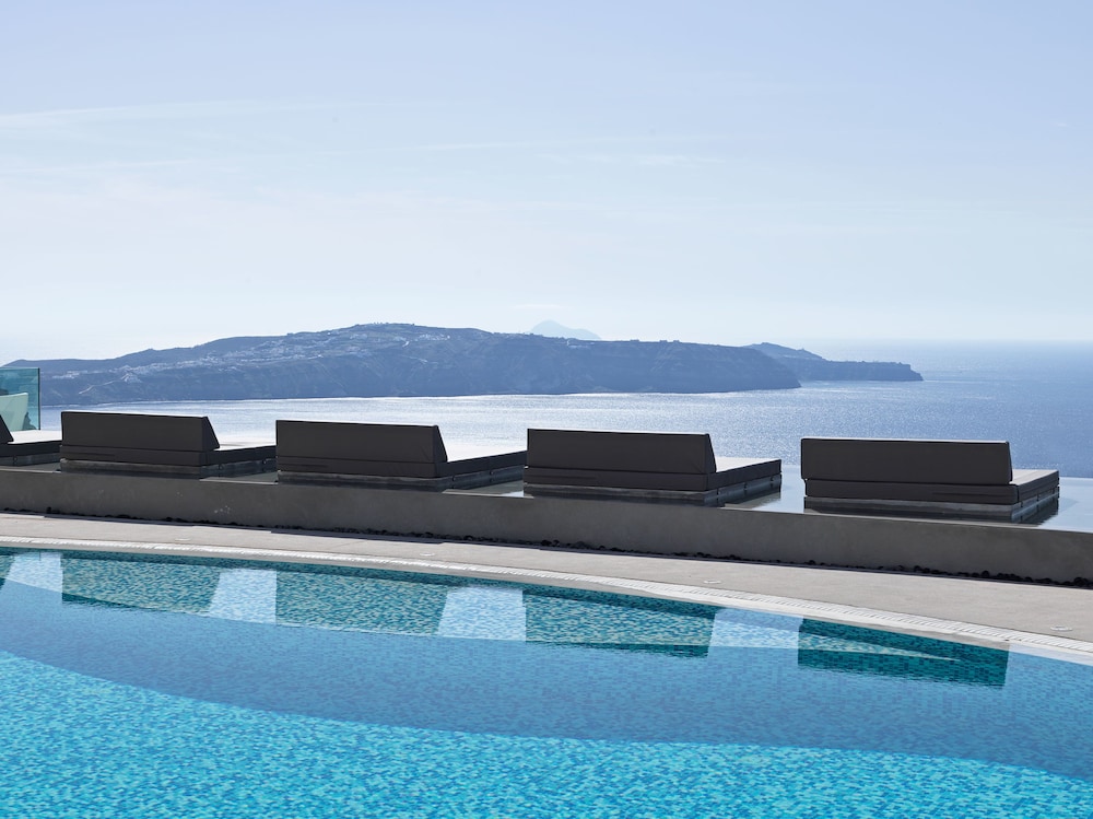 Lilium Hotel Santorini — Fira — photo 2