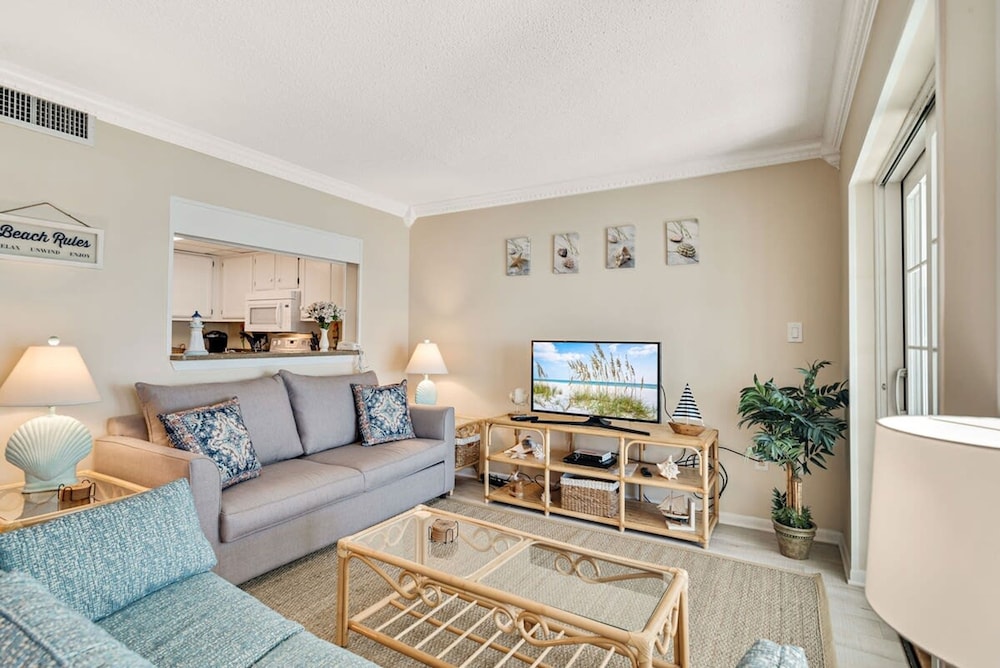 Gulf Tower 12A Direct Gulf front 2 2 Sleeps 6 - photo 6
