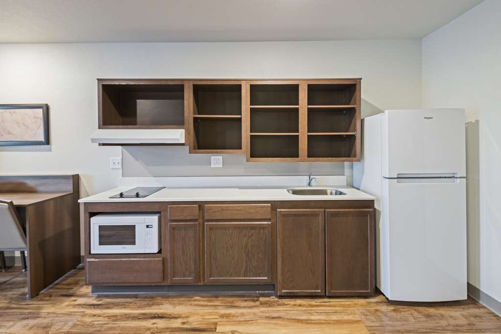 WoodSpring Suites Davenport Quad Cities - photo 11