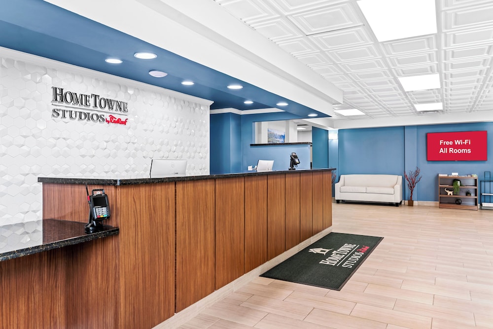 HomeTowne Studios by Red Roof & Conference Center Cortland - photo 8