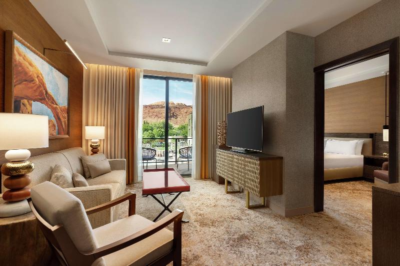 Hoodoo Moab Curio Collection By Hilton - photo 16
