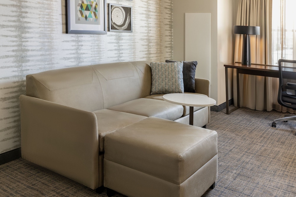 Residence Inn by Marriott Kansas City at The Legends - photo 13
