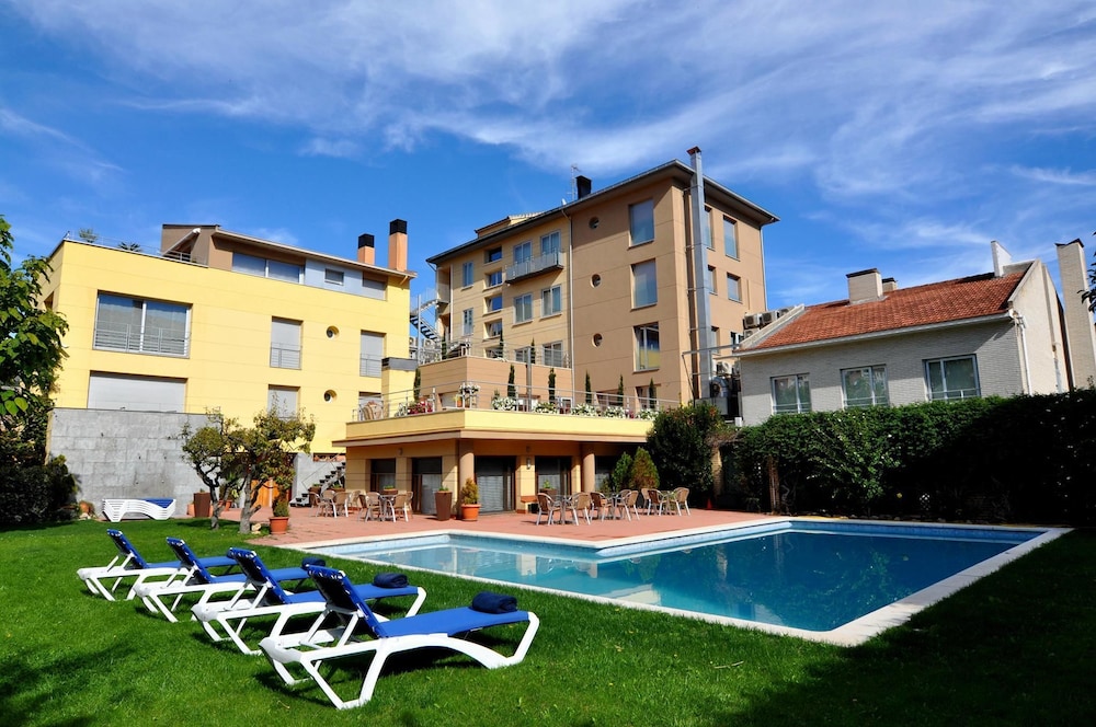 Aparthotel Sole — Senterada