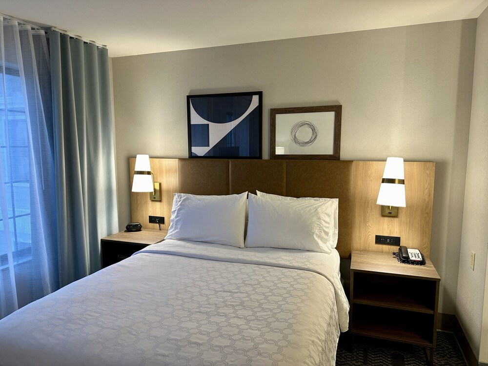 Staybridge Suites Milwaukee West Oconomowoc by IHG - photo 14