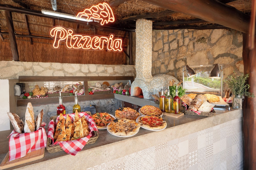 Snack bar