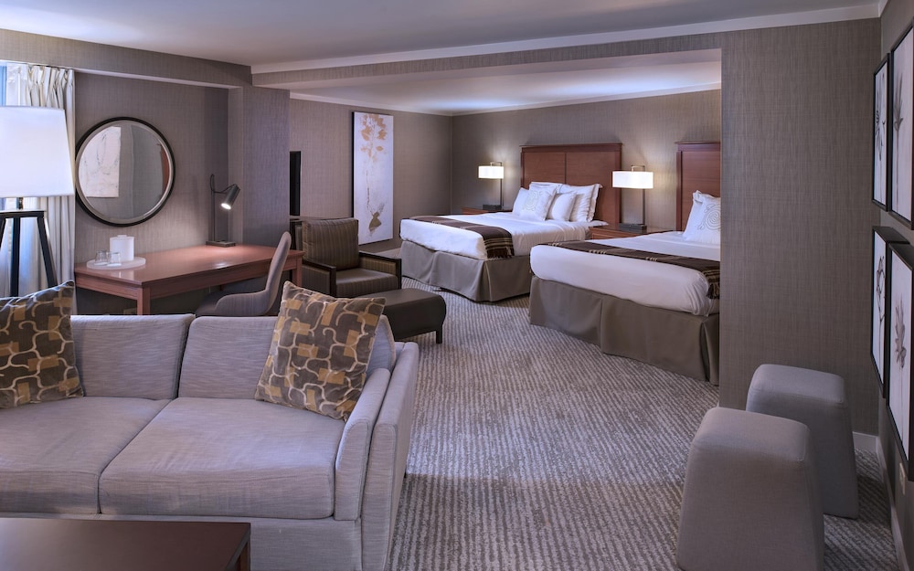 Eaglewood Resort and Spa - photo 17