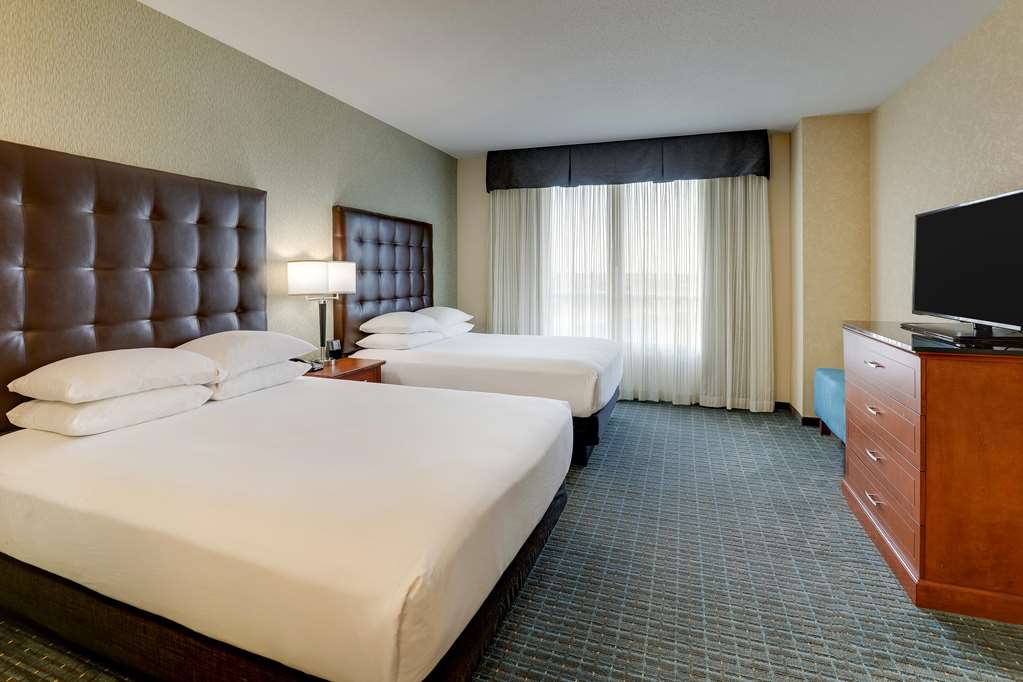 Drury Inn & Suites Phoenix Chandler Fashion Center - photo 23