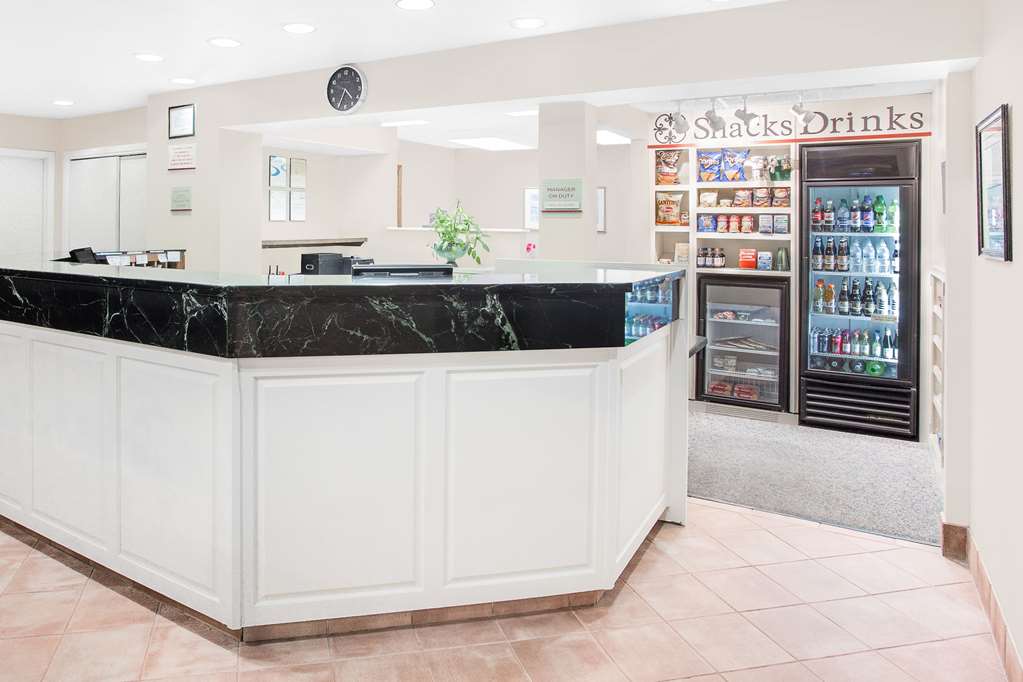 Hawthorn Extended Stay by Wyndham Green Bay - photo 2