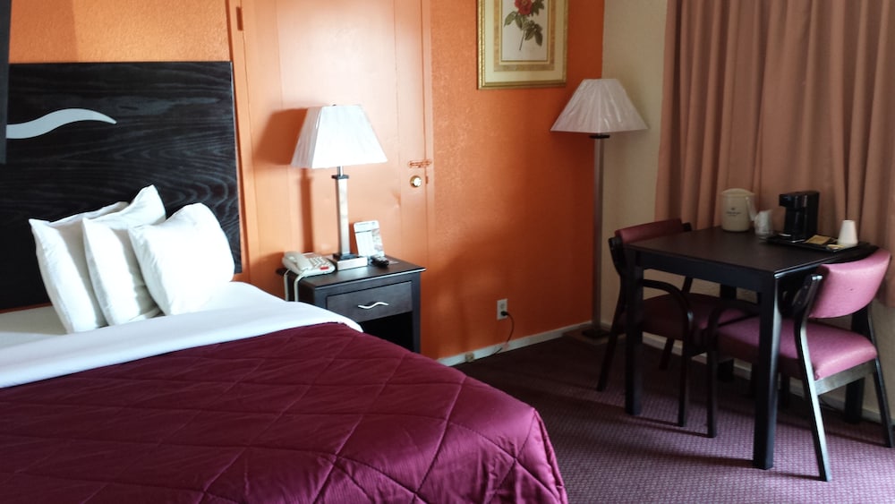 American Inn Sedalia - photo 8