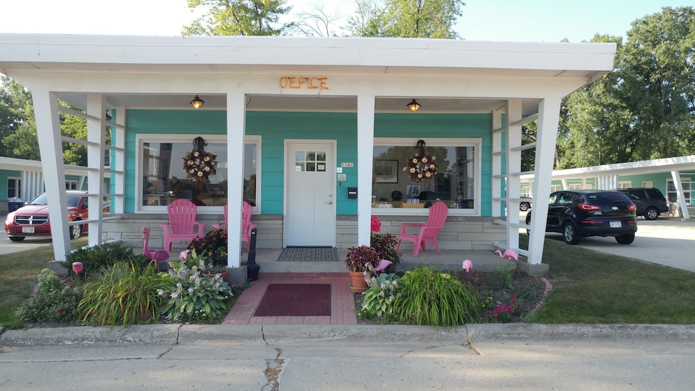 Motel 57 — Sturgeon Bay