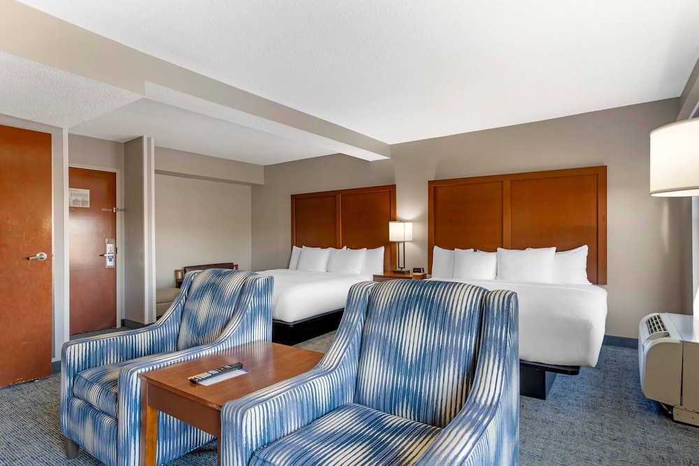 Comfort Suites near Birkdale Village Huntersville - photo 8
