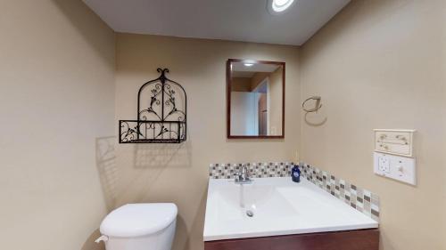 704 Queens Grant - photo 4