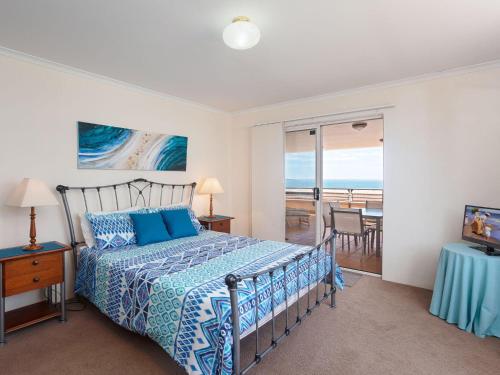 The Clippers 3 fabulous waterfront unit — Salamander Bay — photo 4