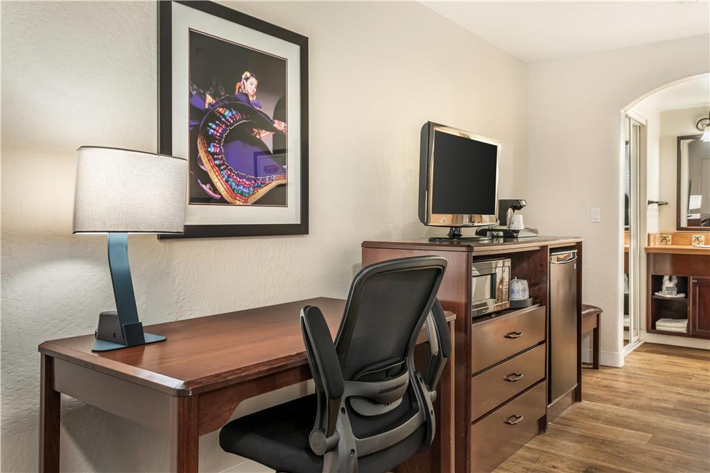 Best Western Rose Garden Inn - photo 22