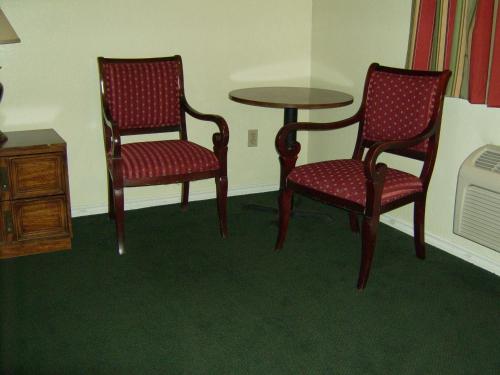 Interstate Inn - photo 21