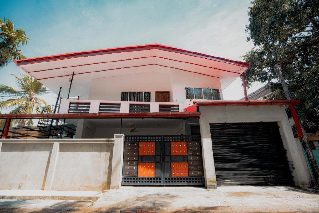 Sri Construction Circuit Bungalow — 4-Star Luxury Hotel in Batticaloa, Sri Lanka