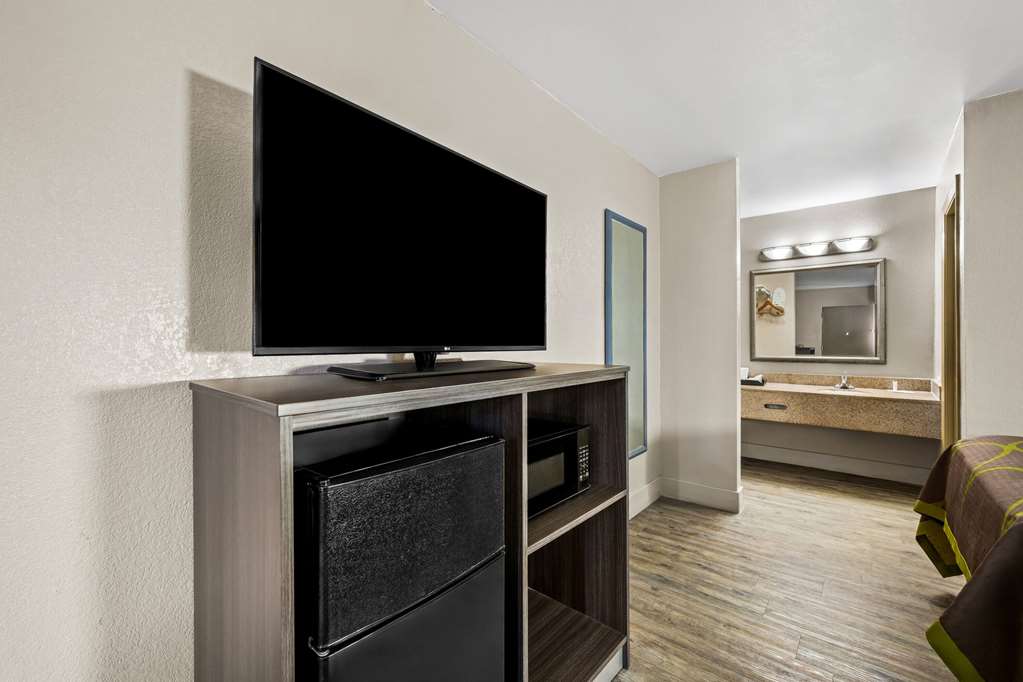 Super 8 by Wyndham Garysburg Roanoke Rapids - photo 17