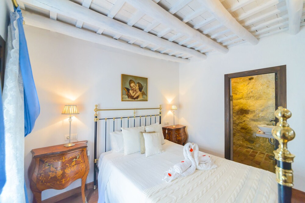 Casa Spa La Agueda y Robledo — 4-Star Luxury Hotel in Penaflor, Spain
