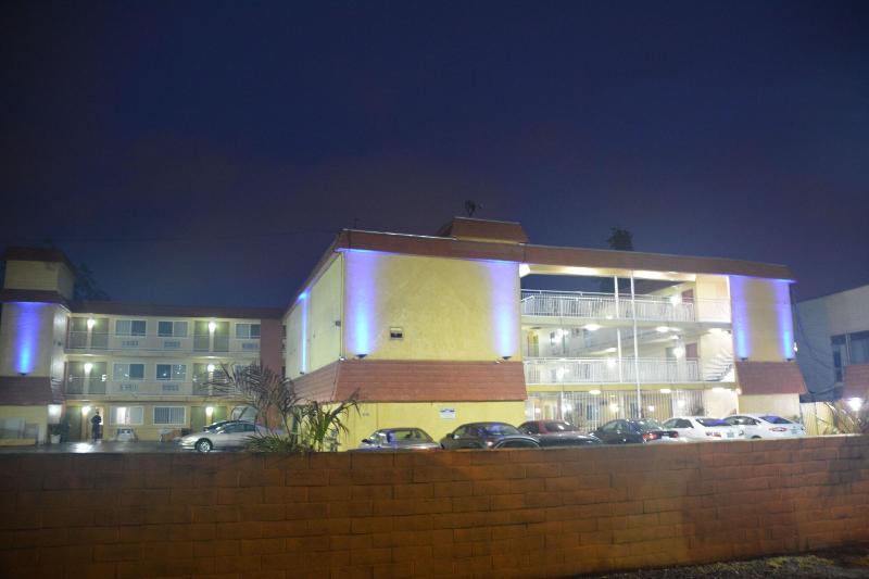 Imperial Inn Oakland - photo 8